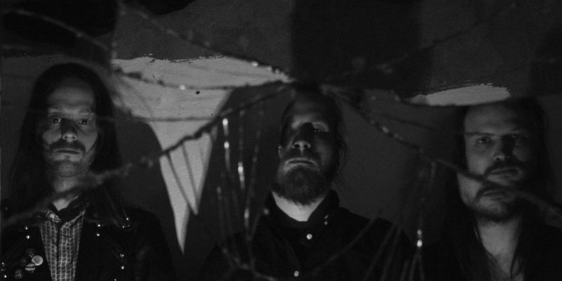 Germany's KARLOFF premiere new track at "Deaf Forever" magazine's website, set release date for DYING VICTIMS debut album