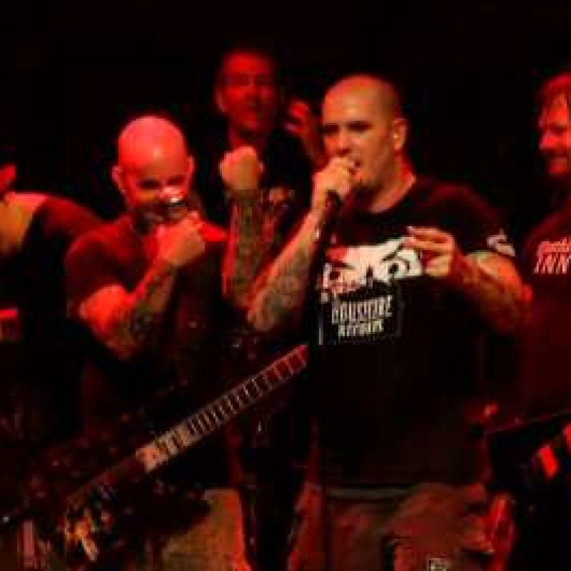 SCOTT IAN Says It Was His 'Responsibility' As PHILIP ANSELMO's 'Friend' To Call Him Out Over 'White Power' Incident