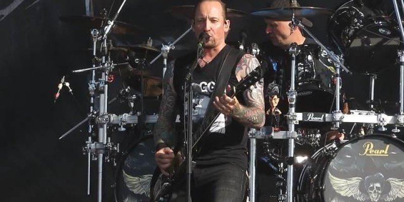  VOLBEAT Honors VINNIE PAUL At Belgium's GRASPOP METAL MEETING (Video) 