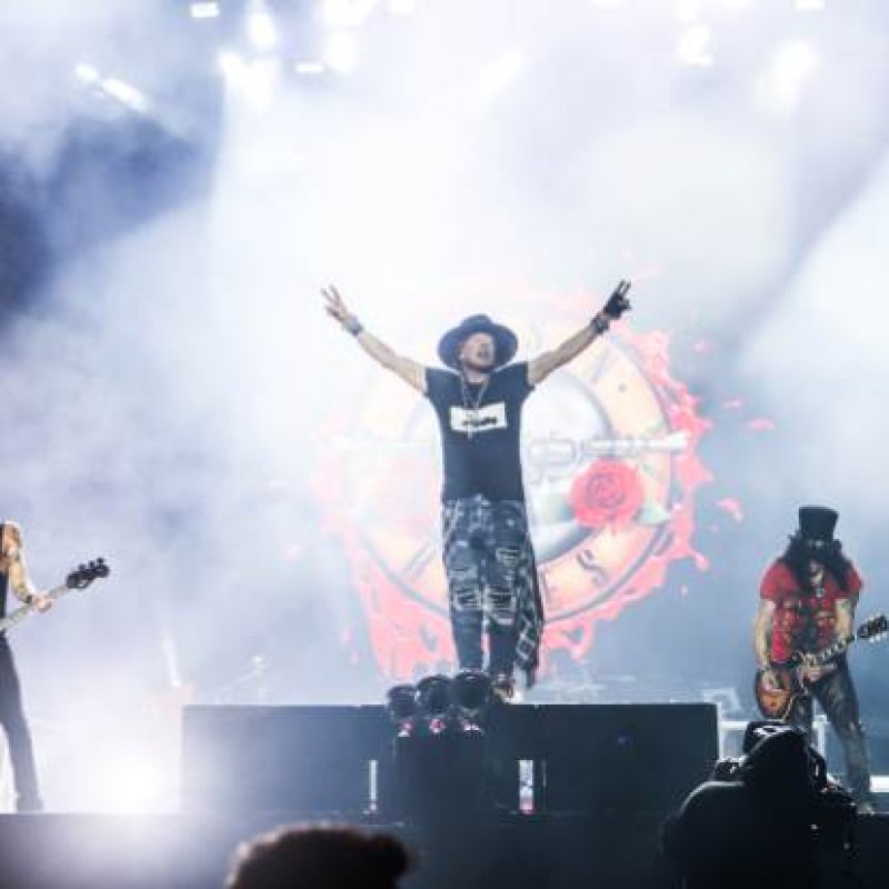  GUNS N' ROSES' 'Appetite For Destruction' Returns To Billboard Top 10 After More Than 29 Years!