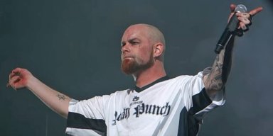  FIVE FINGER DEATH PUNCH Frontman: 'I'm Having The Best Time Of My Life Right Now' 