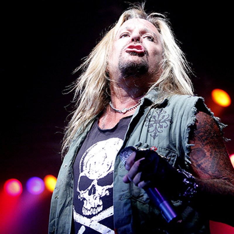  Watch VINCE NEIL Perform M&Ouml;TLEY CR&Uuml;E Classics At Finland's PORISPERE Festival!