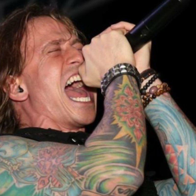  Former Singer For BOBBY BLOTZER's RATT Says Drummer Is 'Full Of S**t' 