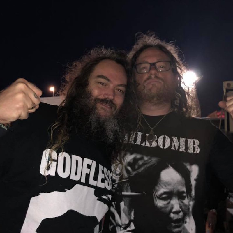 Max Cavalera Joins Conan On Stage To Cover Fudge Tunnel!