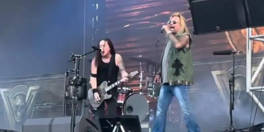 VINCE NEIL seemed to struggle during Blue Ridge Rock Festival Performance (Video)