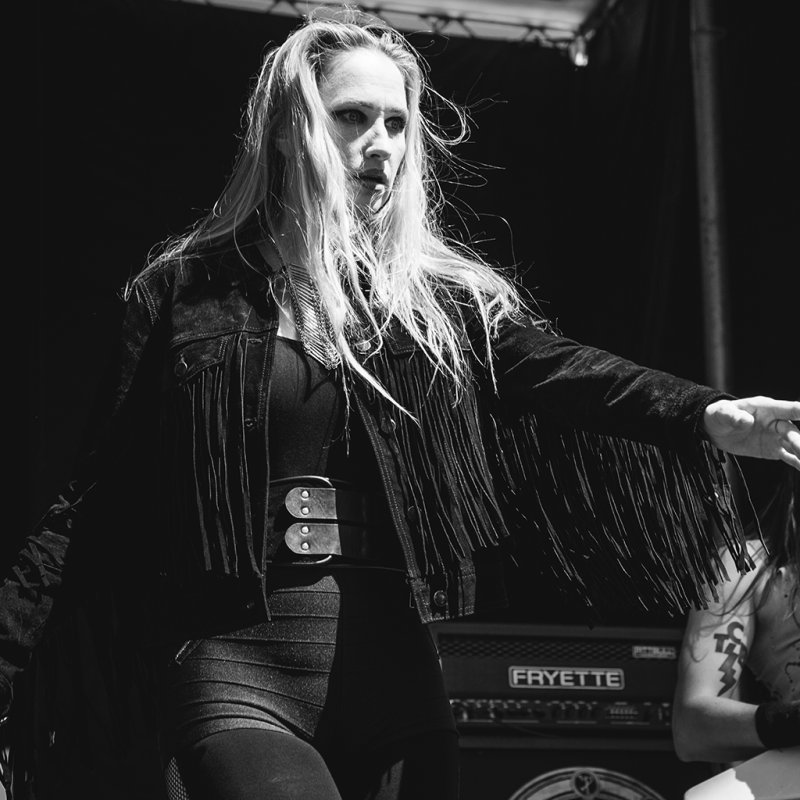  HUNTRESS Singer JILL JANUS Commits Suicide At 43!
