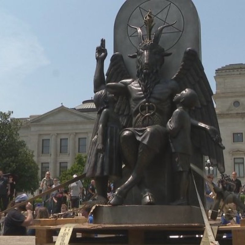 Satanic Temple&rsquo;s Baphomet Raises Hell Over Religious Freedom In Arkansas!