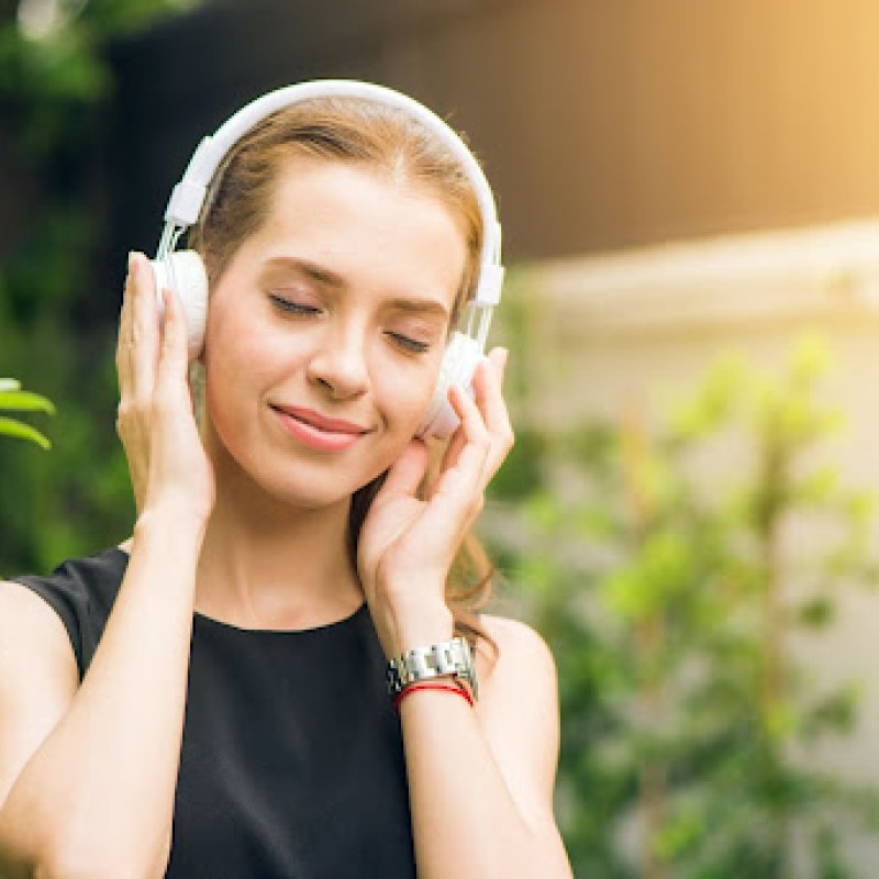 5 Awesome Music Streaming Services to Get Your Groove On