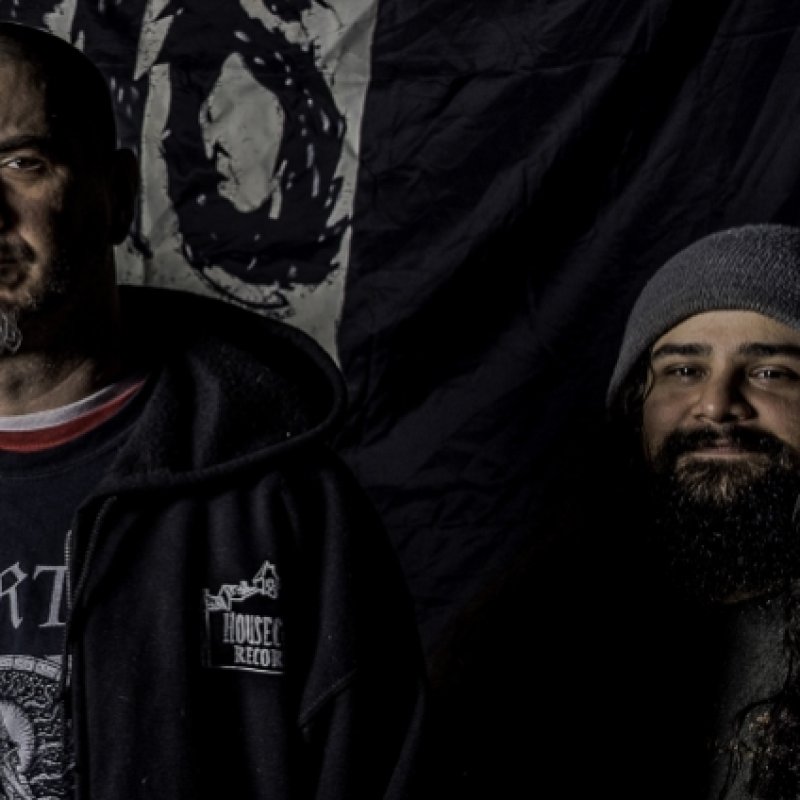  PHILIP ANSELMO's 'Full-Blooded Mexican' Bandmate Defends Singer Over Accusations Of Racism 