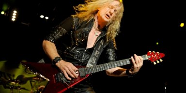  K.K. DOWNING Says GLENN TIPTON 'Liked The Odd One Too Many Beers Before Going On Stage Or During' JUDAS PRIEST Concerts