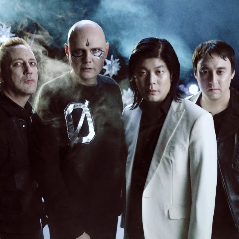 THE SMASHING PUMPKINS - Premiere Billy Corgan-Directed Video For "Silvery Sometimes (Ghosts)"