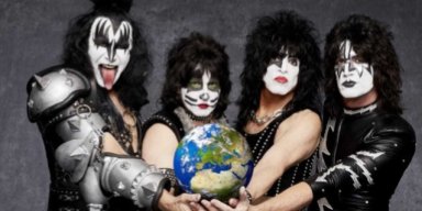  KISS's Setlist For 'End Of The Road' Tour Will Be Expanded To 25 Songs, Says PAUL STANLEY 