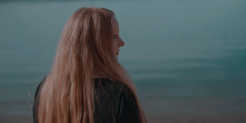 TALIA HOIT RELEASES EMOTIONALLY POWERFUL NEW SINGLE “BEAUTIFUL” – OUT NOW WITH BONUS TRACK CD + LYRIC VIDEO