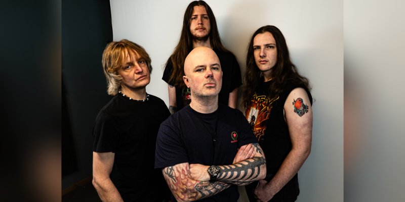 VISITOR ANNOUNCES “EXTRASOLAR” — HIGH-SPEED ALIEN-THEMED THRASH ASSAULT ARRIVES SEPTEMBER 6, 2025