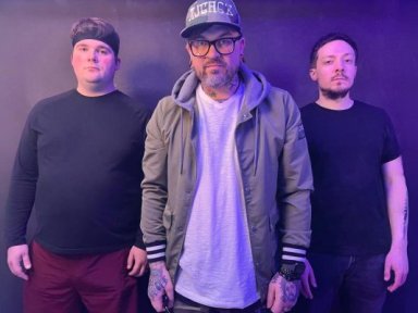 TO FIGHT FOR STRIKES WITH NEW SINGLE “CLARITY” — OUT FRIDAY, NOVEMBER 21, 2025