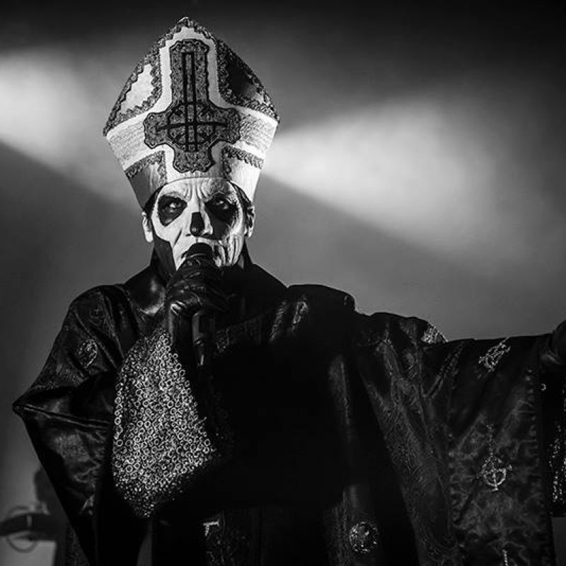 Tutorial: How to Do Ghost&rsquo;s Papa Emeritus III Makeup for Your Halloween Costume