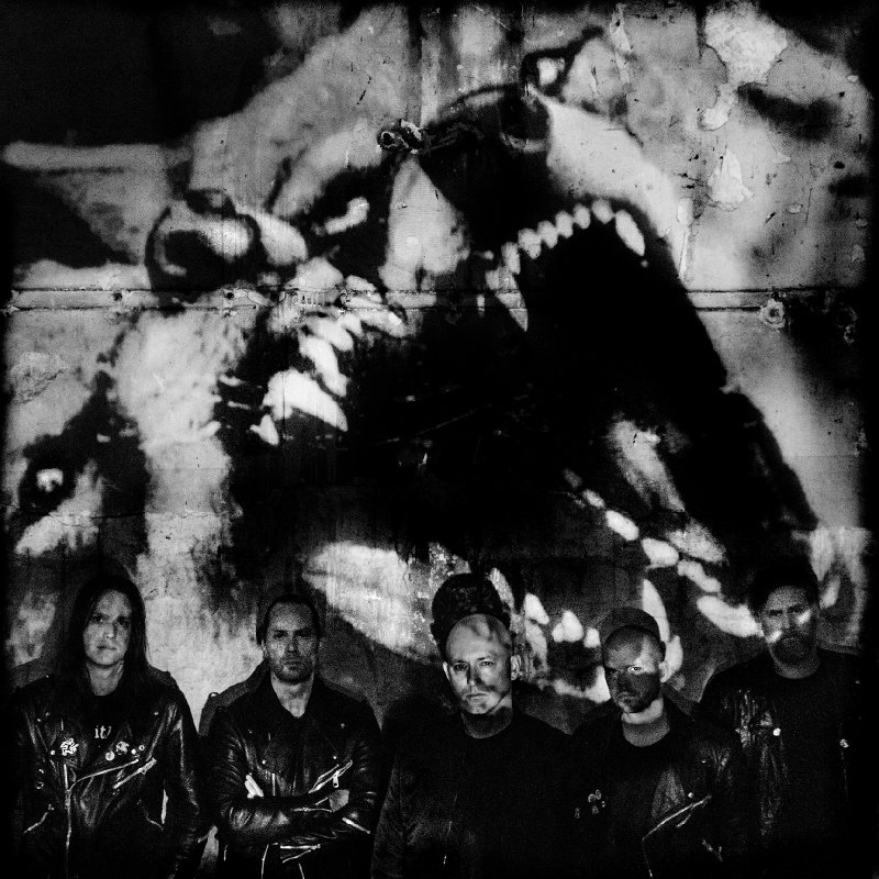 WOLFBRIGADE - Run With The Hunted