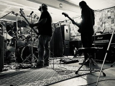 MEGATON COMMUNION LAND ON DOOMCHARTS WITH NEW ALBUM THREE OF CUPS