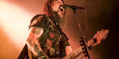 Couple Ejected From Machine Head Show for Having Sex in Front Row!