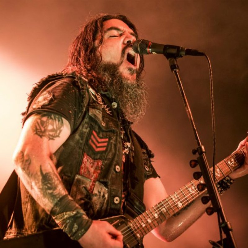 Couple Ejected From Machine Head Show for Having Sex in Front Row!