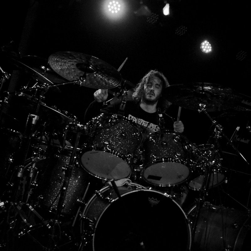 DECEASED announce new touring drummer, lineup shifts