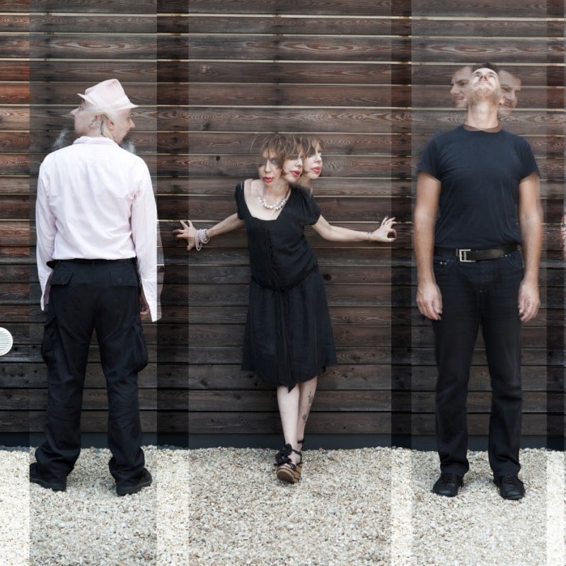 LARSEN: Hypershape Records releases "Tiles", new EP by Italian experimental cult band