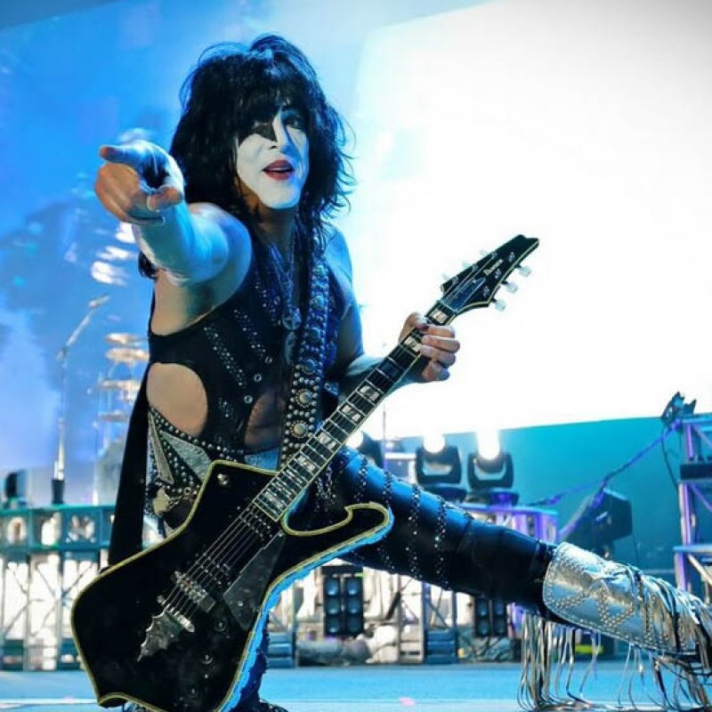 PAUL STANLEY Calls Government Shutdown 'Horrific', Says 'The Priority Has To Be To Get People Back To Work' 