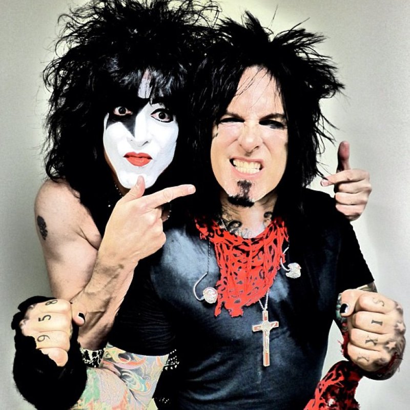 NIKKI SIXX Calls Out KISS For Allegedly Using Backing Tracks During Live Concerts? 
