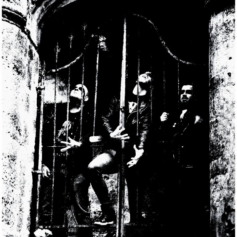 DEATHWOMB set release date for IRON BONEHEAD debut, reveal first track