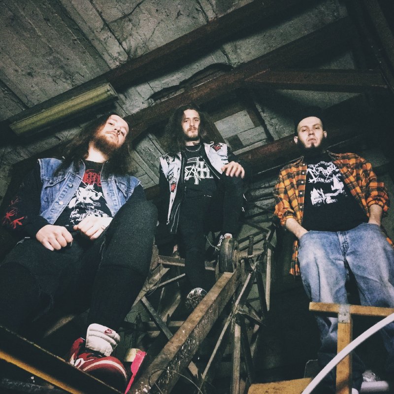 WOMBRIPPER sign with MEMENTO MORI