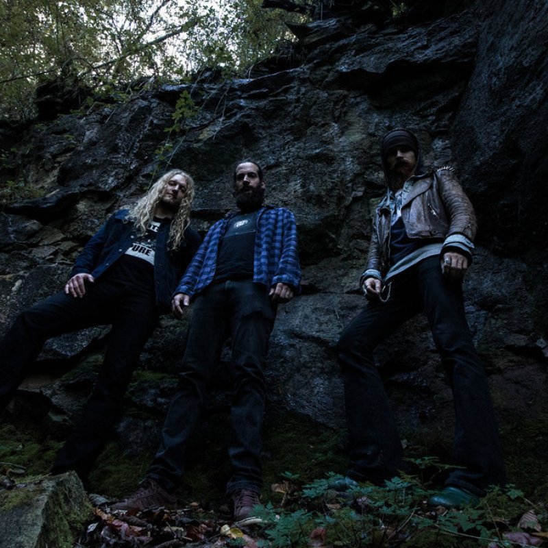 Eremit Crushing New Release From Transcending Obscurity Records Streaming Here!