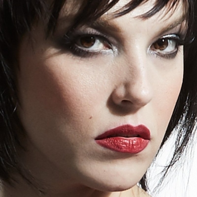  HALESTORM's LZZY HALE Doesn't Have A Drivers License?
