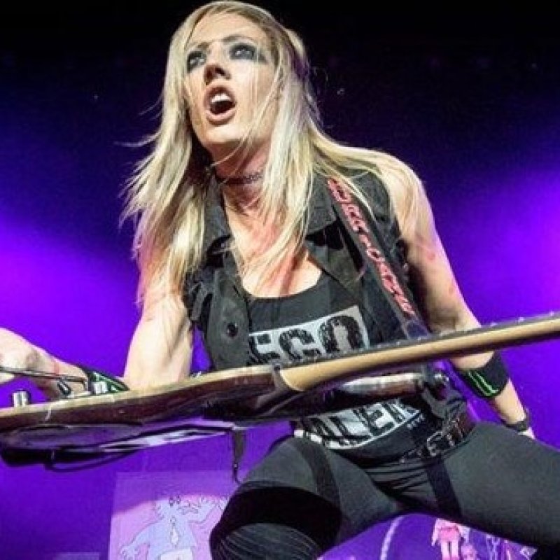 How To Hold Your Guitar Just By the Whammy Bar - Nita Strauss