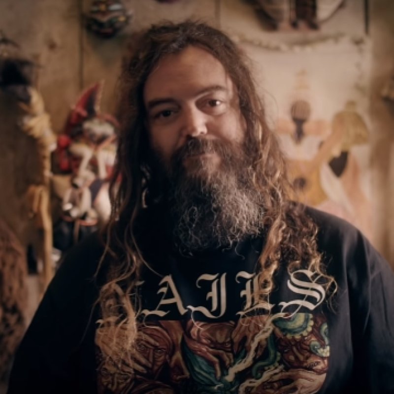 MAX CAVALERA Says He Might Recruit Original SEPULTURA Guitarist!