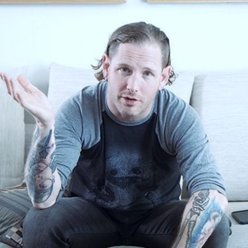 Fan Calls COREY TAYLOR &lsquo;A Trash Human Being&rsquo;; COREY Responds