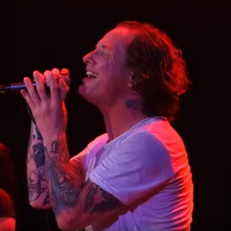  COREY TAYLOR Covers POISON's 'Nothin' But A Good Time'; BRET MICHAELS Is 'Honored' 