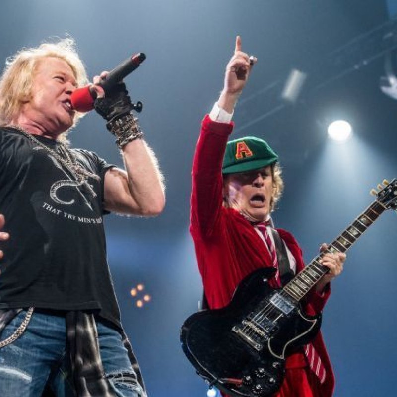 Duff Recalls &lsquo;Nervous&rsquo; Axl Rose Auditioning For AC/DC Tour 