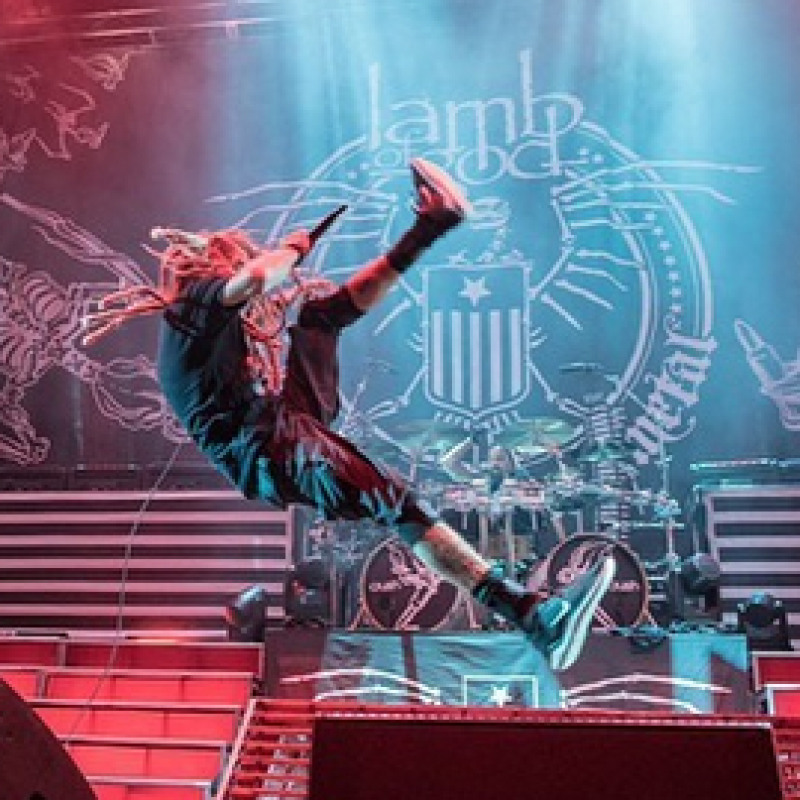  LAMB OF GOD Frontman Falls On Stage