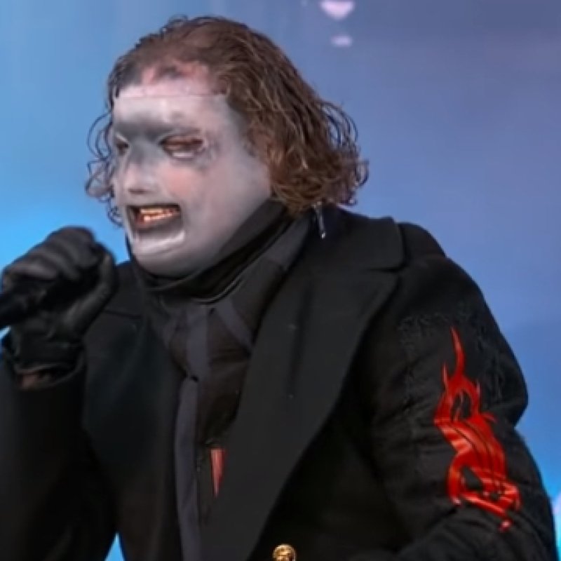 COREY TAYLOR BLOWS OUT TESTICLE