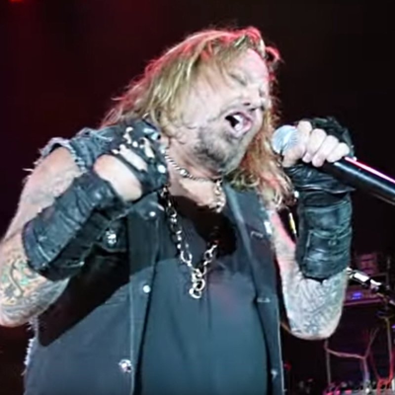 VINCE NEIL Performs M&Ouml;TLEY CR&Uuml;E Classics At Alameda County Fair 