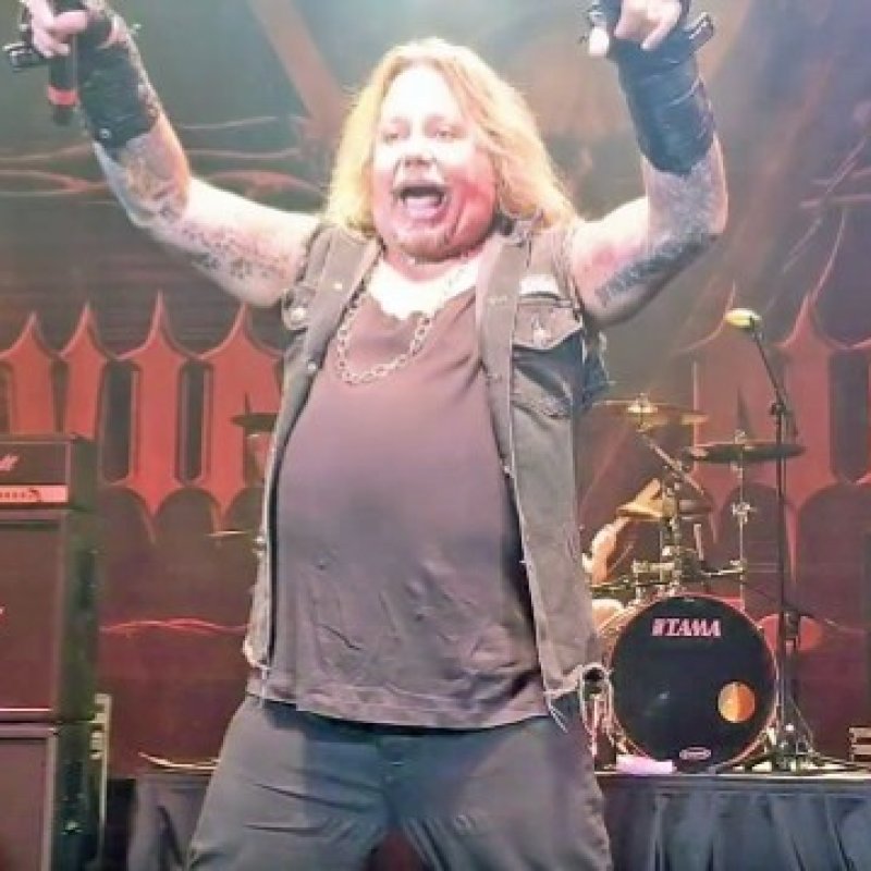 MOTLEY CRUE&rsquo;s Vince Neil Offers Advice To Aspiring Musicians 