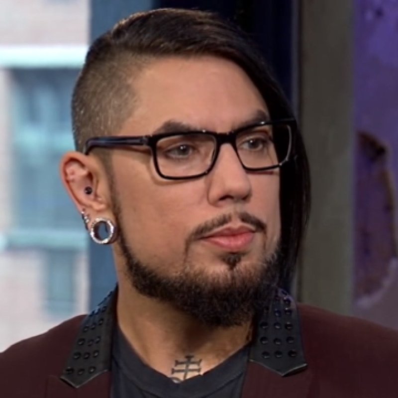  DAVE NAVARRO Says MARIANNE WILLIAMSON Is First Presidential Candidate He Has Spoken To Who 'Understands Human Beings And Human Psyche' 