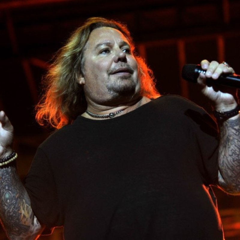 Vince Neil Makes Crucial Safety Announcement After A Show