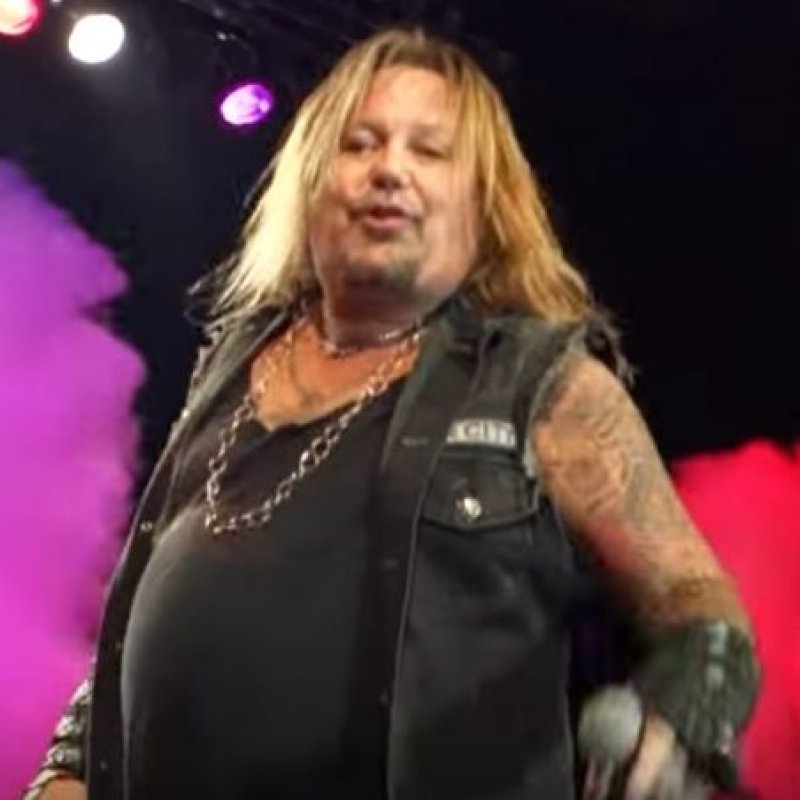 Vince Neil Spotted Eating With Big Name Model