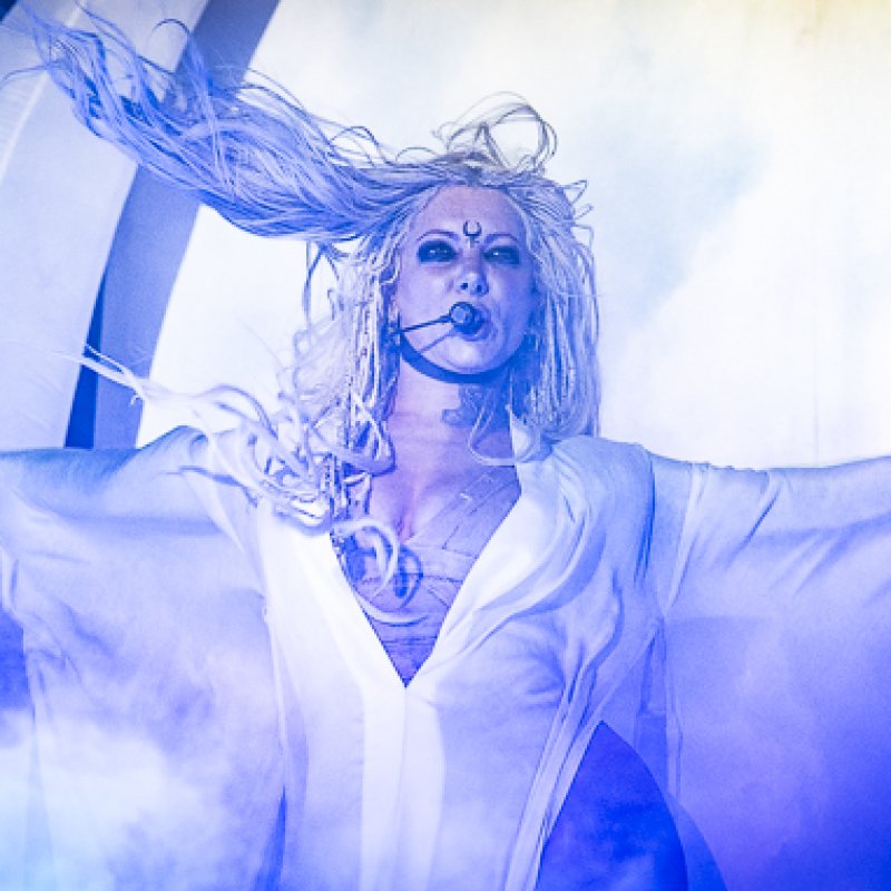MARIA BRINK To Play Solo Piano Lounge Set