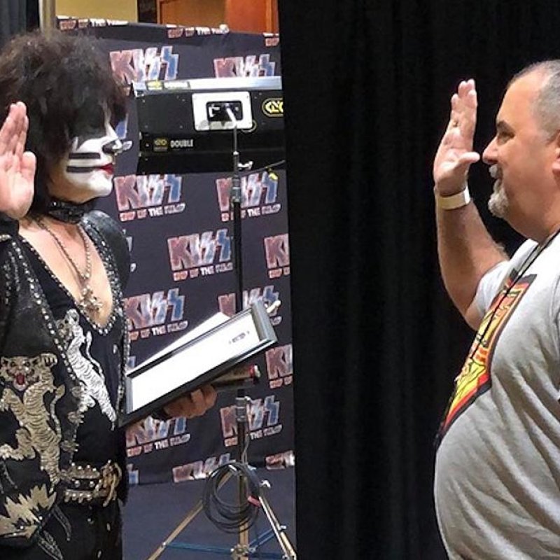 Eric Singer sworn in as an honorary police officer in Texas