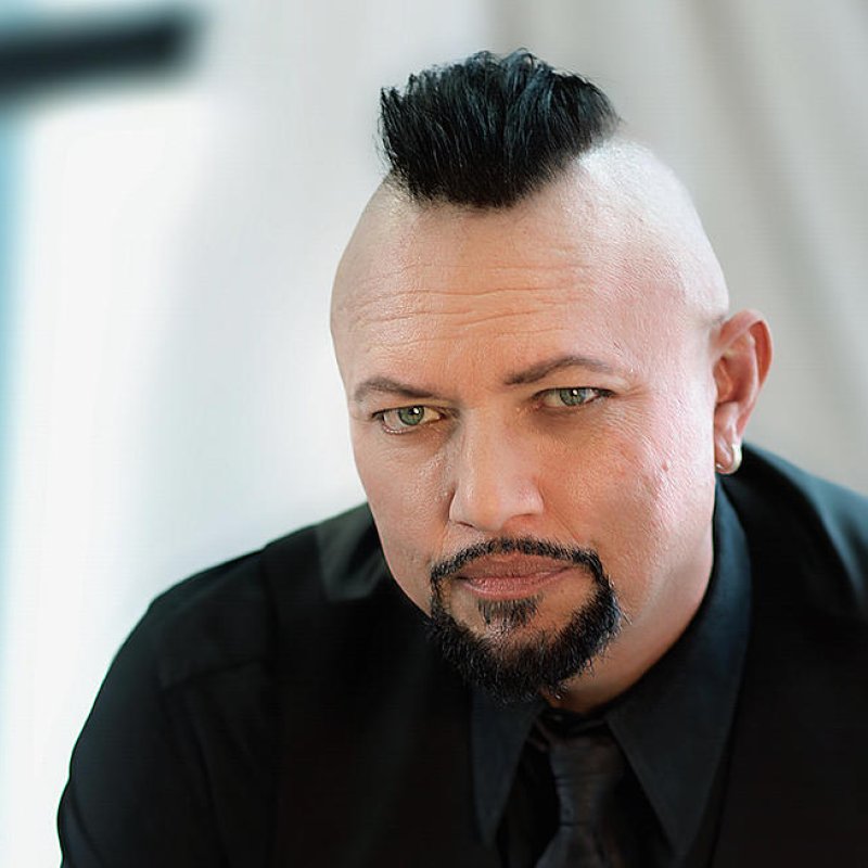 GEOFF TATE Offers Fans Chance To Join Him And Celebrate His 61st Birthday 