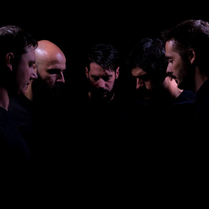 French Post-Hardcore/Metal/Noise Mongers Vesperine shared new official music video "Nous, si photosensibles" | New album 'Esp&eacute;rer Sombrer' out now!
