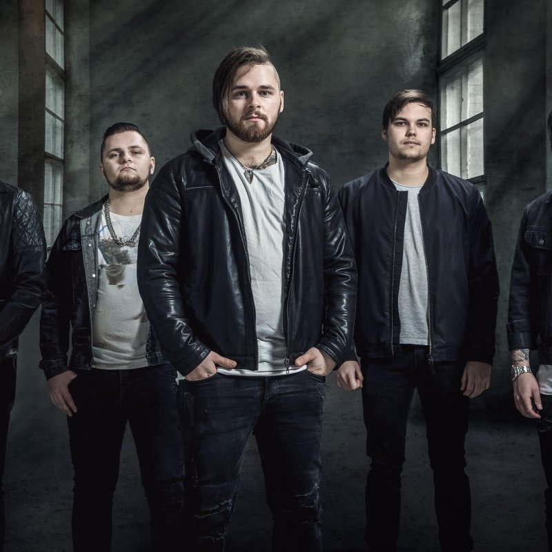  Countless Goodbyes is concerned about climate change and resource adequacy with their new music video Hourglass! 