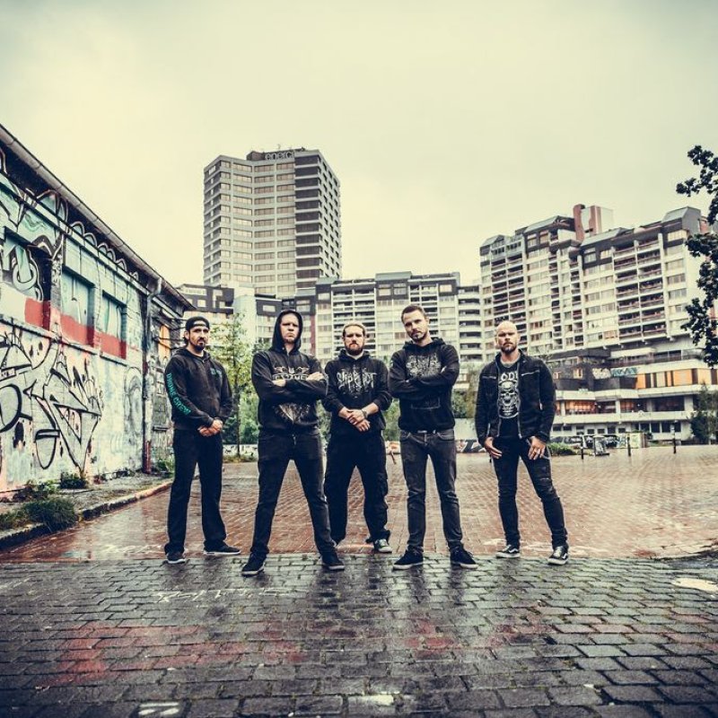 Germany's SURGICAL STRIKE set release date for METALVILLE debut - also reveal cover, tracklisting
